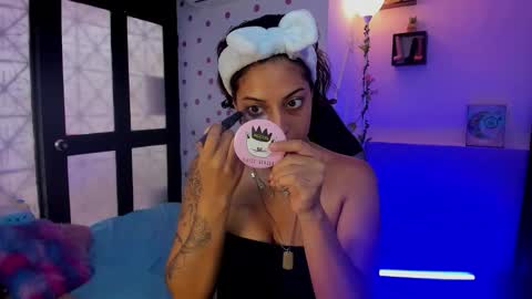 Akemi 3 online show from 11.17.25