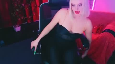 miss_alice_silver online show from 06.10.26