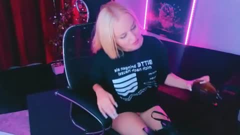 miss_alice_silver online show from 07.16.26
