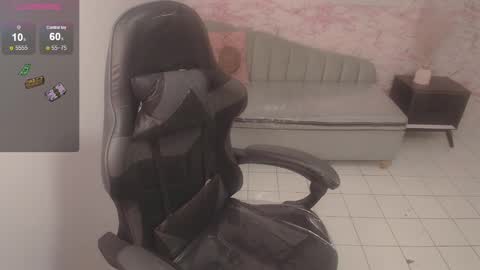 Snapshot of miss_andrea_t chatting on 01.14.25 andrea online show from 01.14.25