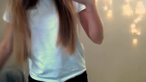 Angelina online show from 11.27.25