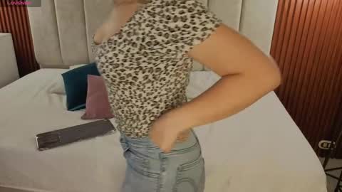 Snapshot of miss_anthonella chatting on 04.06.26 ANTHOLELLA online show from 04.06.26