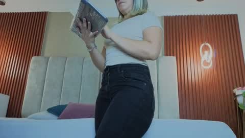 Snapshot of miss_anthonella chatting on 04.08.26 ANTHOLELLA online show from 04.08.26