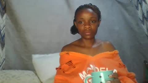 Snapshot of miss_belllo chatting on 02.21.25 miss_belllo online show from 02.21.25