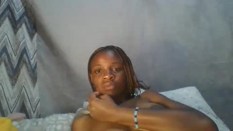 Snapshot of miss_belllo chatting on 02.26.25 miss_belllo online show from 02.26.25