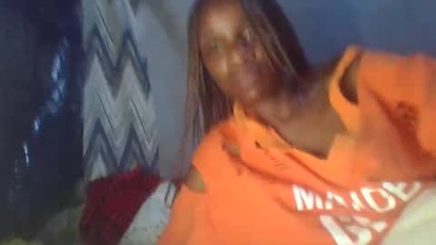 Snapshot of miss_belllo chatting on 03.08.25 miss_belllo online show from 03.08.25