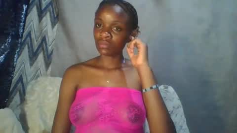 Snapshot of miss_belllo chatting on 03.10.25 miss_belllo online show from 03.10.25