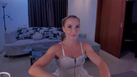 miss_bikini online show from 09.17.25