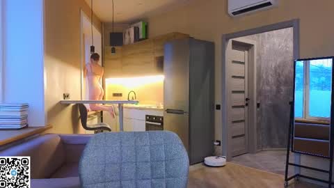 Sandy online show from 04.11.26