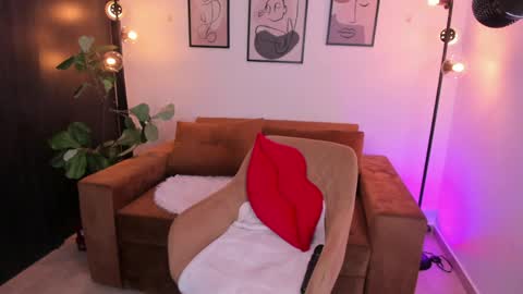 Charlize online show from 04.21.26