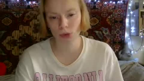Snapshot of miss_elistia_ chatting on 06.15.26 Elis online show from 06.15.26