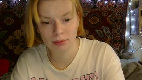 Snapshot of miss_elistia_ chatting on 06.19.26 Elis online show from 06.19.26