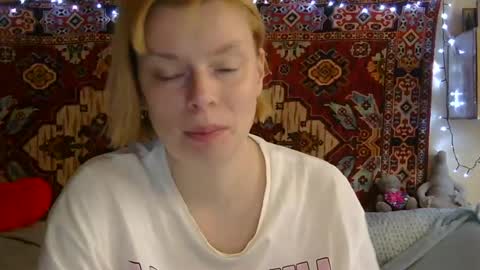 Snapshot of miss_elistia_ chatting on 07.17.26 Elis online show from 07.17.26