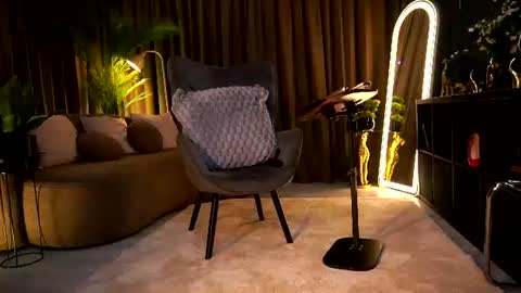 Snapshot of miss_ema_divine chatting on 07.11.26 Miss Ema Devine online show from 07.11.26