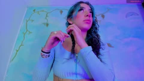 miss_evans_ online show from 10.31.25