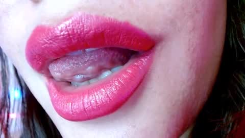 Miss Evoleth online show from 01.25.25