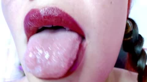 Miss Evoleth online show from 02.25.25