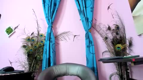 Snapshot of miss_flora chatting on 10.22.25 Monica Patricia online show from 10.22.25