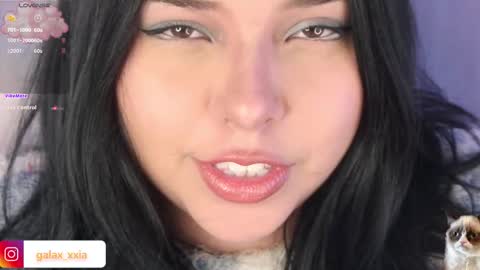 Snapshot of miss_galaxxia chatting on 11.12.25 Elisabeth IG galax xxia online show from 11.12.25