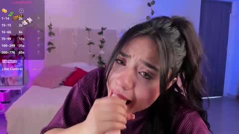 Snapshot of miss_ginebra_1 chatting on 10.28.25 insta online show from 10.28.25