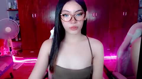 Snapshot of miss_hornydoll chatting on 10.18.25 miss_hornydoll online show from 10.18.25