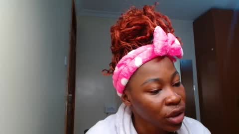 Miss Kiarrafit online show from 12.04.24