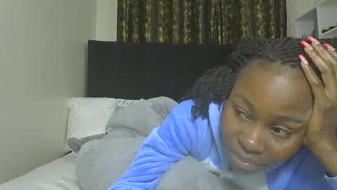 Snapshot of miss_kiarrafit chatting on 12.01.25 Miss Kiarrafit online show from 12.01.25