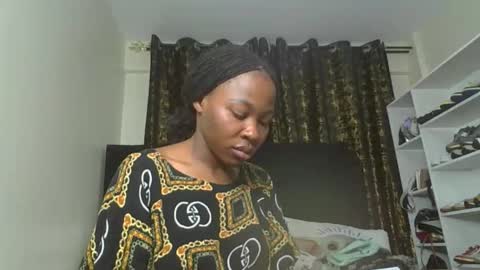 Snapshot of miss_kiarrafit chatting on 12.05.25 Miss Kiarrafit online show from 12.05.25