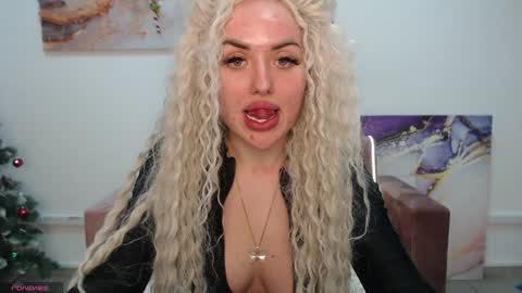 Snapshot of miss_kiten chatting on 02.03.25 miss_kiten online show from 02.03.25