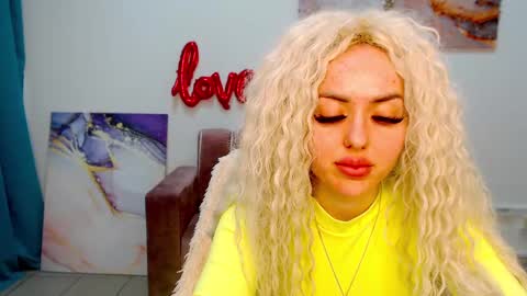 Snapshot of miss_kiten chatting on 02.09.25 miss_kiten online show from 02.09.25