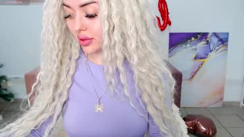 Snapshot of miss_kiten chatting on 02.21.25 miss_kiten online show from 02.21.25