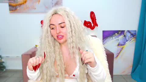 Snapshot of miss_kiten chatting on 02.23.25 miss_kiten online show from 02.23.25