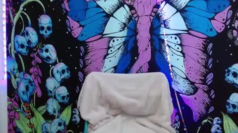 Ahri James online show from 08.07.26