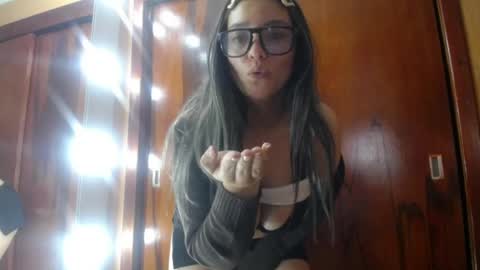 Snapshot of miss_lilieth chatting on 05.17.26 lilieth online show from 05.17.26
