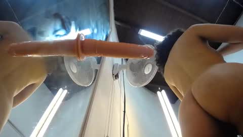 mia online show from 11.29.25