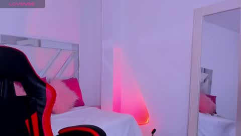   online show from 03.08.25