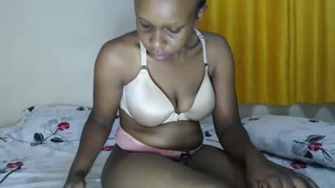 Snapshot of miss_reina21 chatting on 05.19.26 Reina online show from 05.19.26