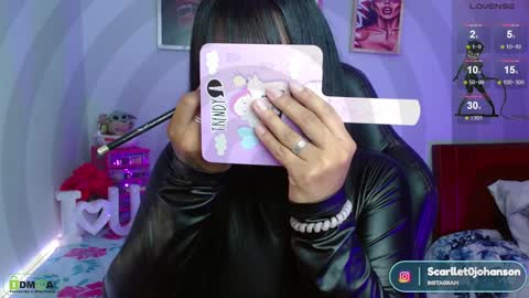 Snapshot of miss_scarllet chatting on 01.14.25 100 thumbs up online show from 01.14.25