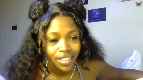Snapshot of miss_sexyyy chatting on 10.13.25 miss_sexyyy online show from 10.13.25