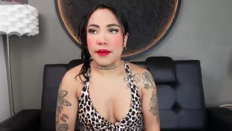 Vaiolette online show from 05.19.26