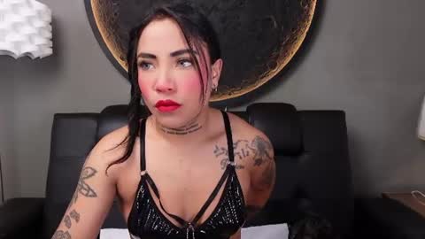 Snapshot of miss_vaiolette chatting on 06.27.26 Vaiolette online show from 06.27.26