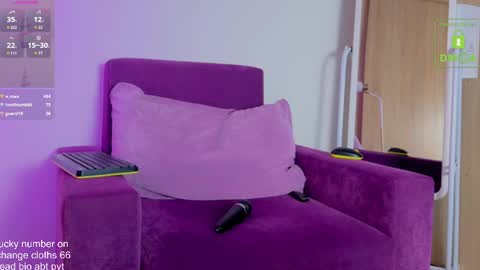 Snapshot of miss_vero chatting on 03.03.25 Just Vero online show from 03.03.25