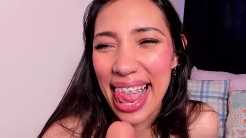 Miss Veronica online show from 11.28.25