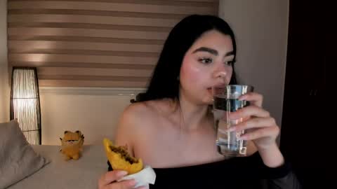 Snapshot of missariadnaa chatting on 04.16.26 Ariadna Ruiz online show from 04.16.26