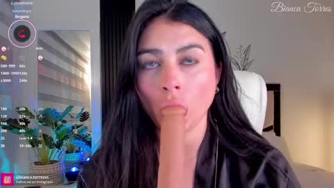Bianca Torres online show from 02.25.25
