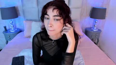 Misscarlet 26 online show from 04.14.26