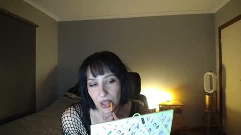 Snapshot of misscarmilla444 chatting on 09.15.25 MissCarmilla444 online show from 09.15.25