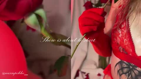 Snapshot of misschloe__ chatting on 03.12.25 Chloe freelance model Please your thumbs up are important online show from 03.12.25