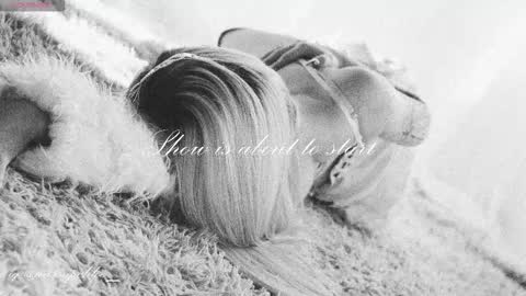 Snapshot of misschloe__ chatting on 10.23.25 Chloe freelance model Please your thumbs up are important online show from 10.23.25