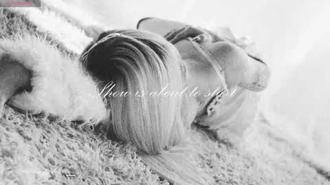 Snapshot of misschloe__ chatting on 10.30.25 Chloe freelance model Please your thumbs up are important online show from 10.30.25